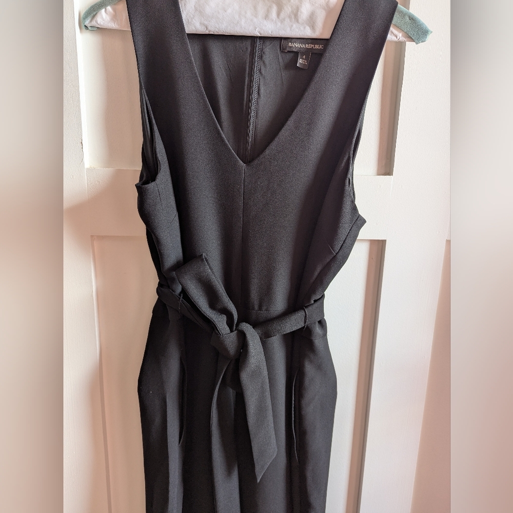BR Elegant Black Sleeveless Jumpsuit